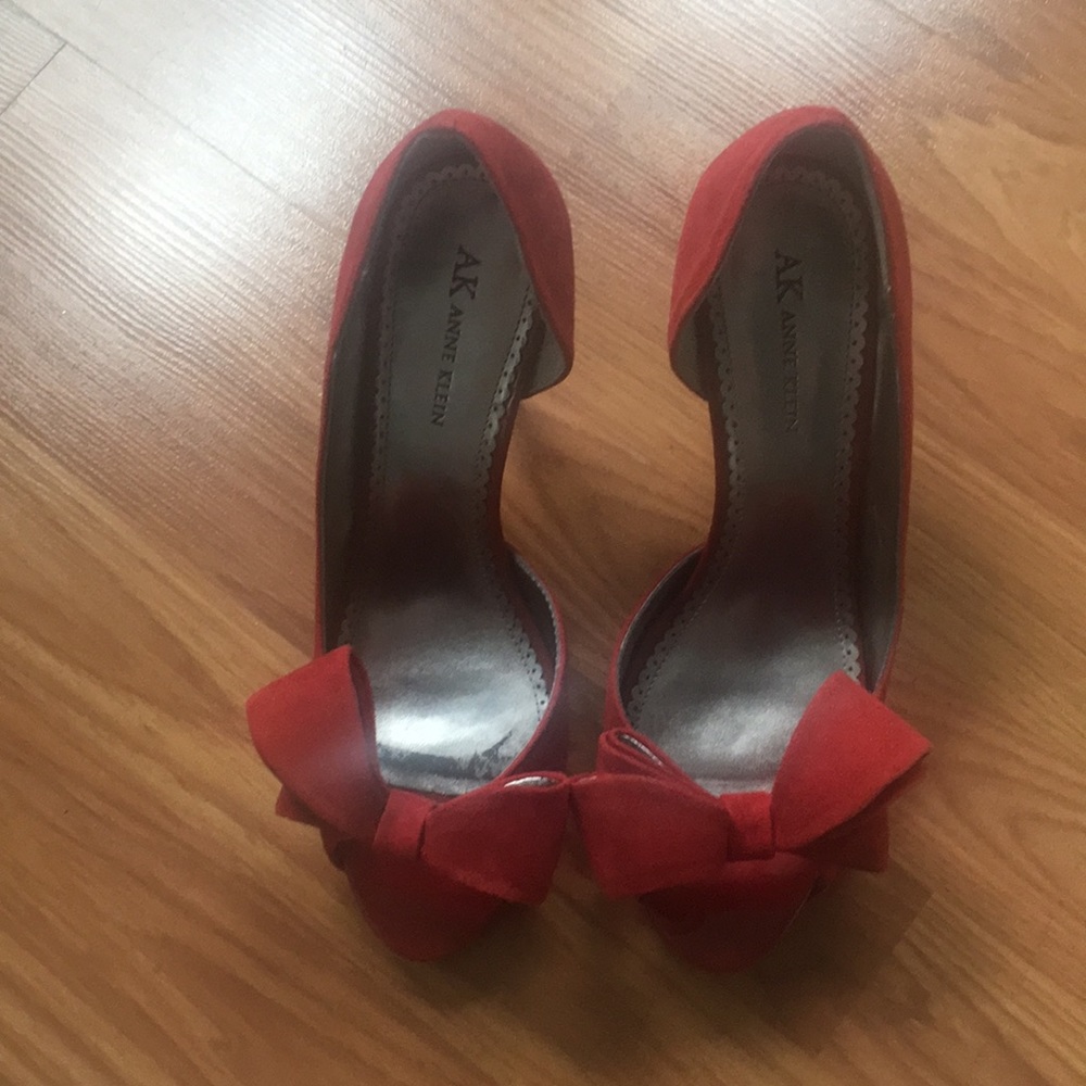 Anne Klein peep toe heels